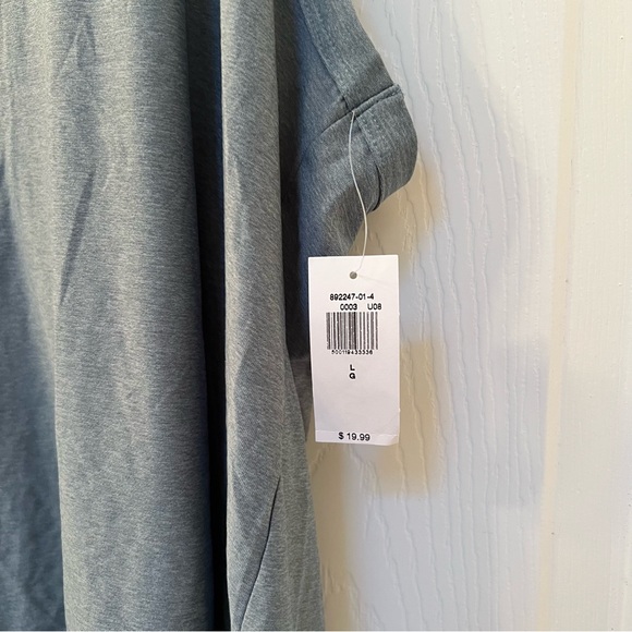 NWT Athletic Workout Top - Picture 7 of 7